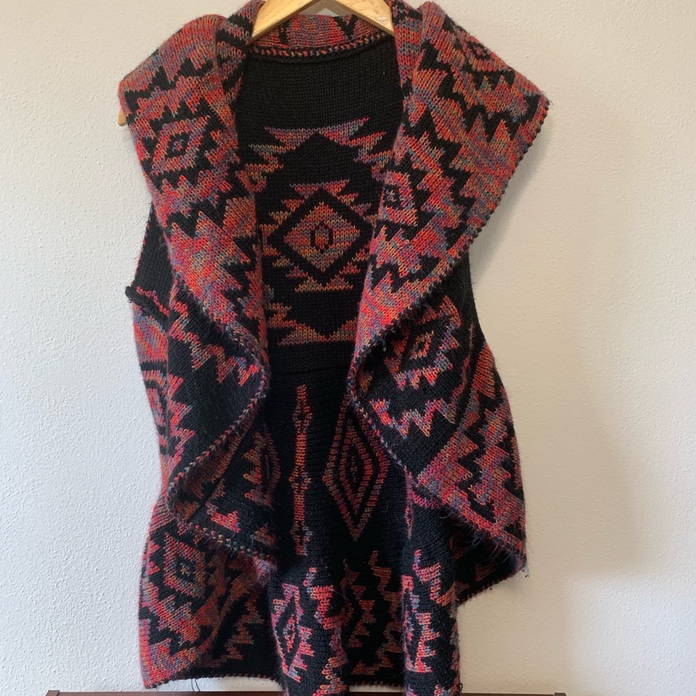 L Reversible Sleeveless Cardigan peplum vest Aztec